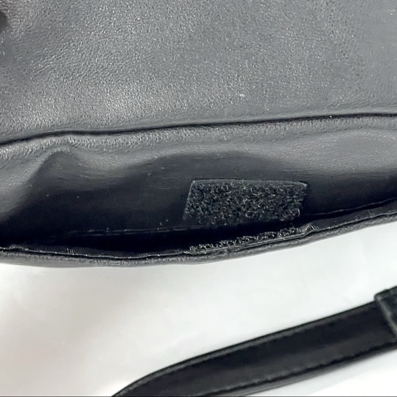 Mundi Connie Black Quilted Crossbody - Picture 11 of 12